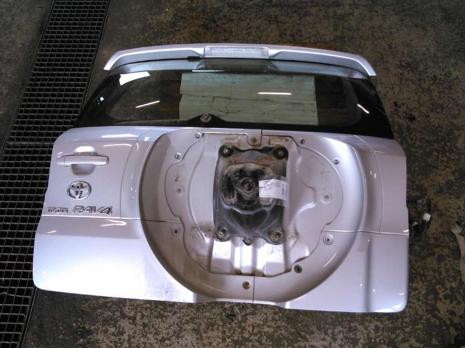 Bakluke til Toyota RAV4, 2006-2009 (Type III, Fase 1)  