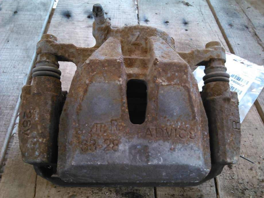 Bremsecaliper høyre foran til Toyota RAV4, 2006-2009 (Type III, Fase 1)  