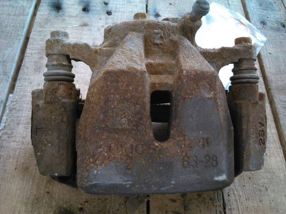 Bremsecaliper venstre foran til Toyota RAV4, 2006-2009 (Type III, Fase 1)  