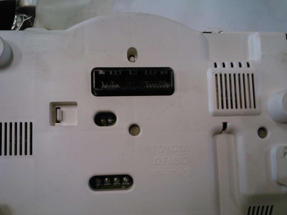 Instrumentpanel til Toyota RAV4 2006-2009 (Type III, Fase 1)  