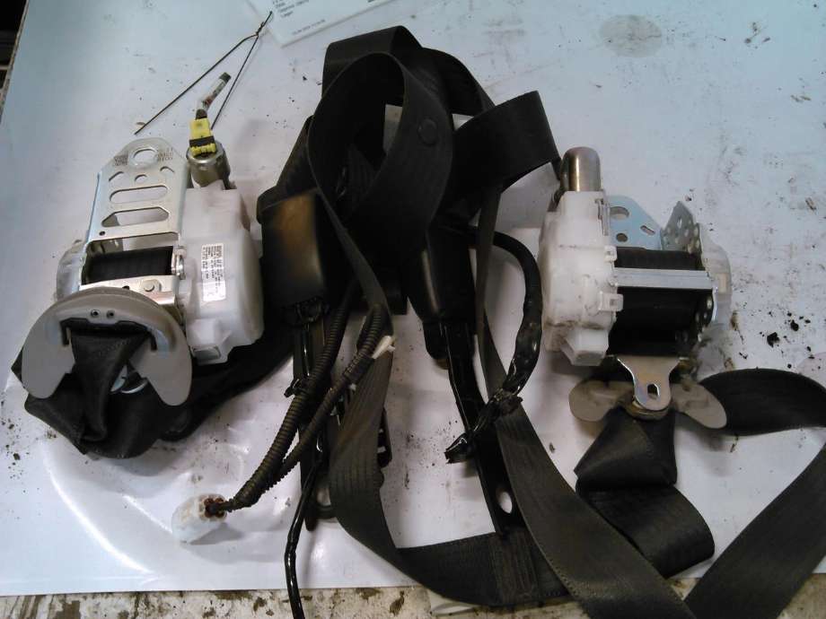 Sikkerhetsbelte foran til Toyota RAV4, 2006-2009 (Type III, Fase 1)  