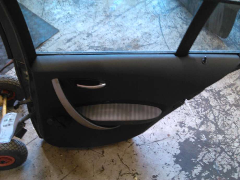 Dør høyre bak til BMW 1-Serie, 2004-2011 (E81/E82/E87/E88) (E81/E82/E87/E88) 