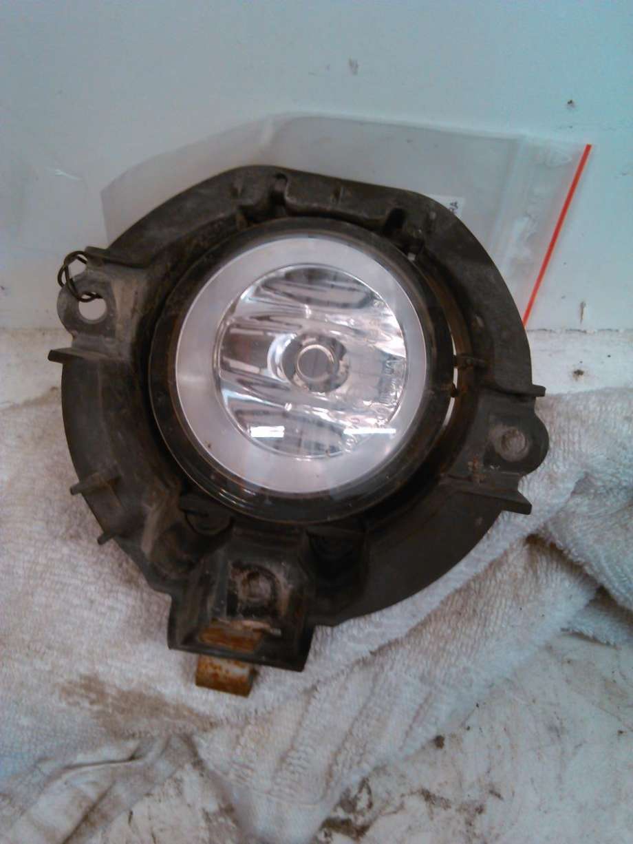 Tåkelykt venstre foran til Toyota RAV4 2006-2009 (Type III, Fase 1) (VALEO|81220-0D040|)