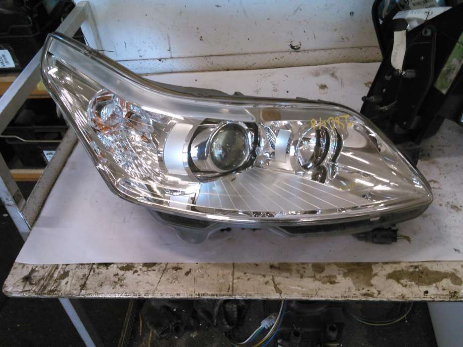 Frontlykt høyre halogen til Citroën C4, 2004-2011 (Type I)