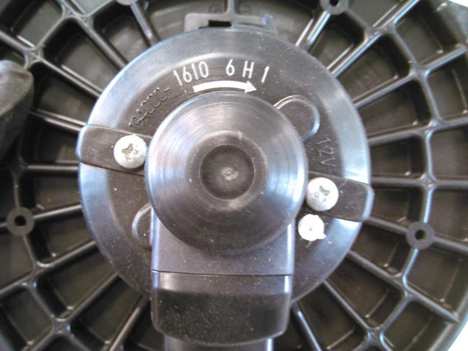 Varmeapparat motor til Mitsubishi Grandis 2004-2009  (194000-1610|)