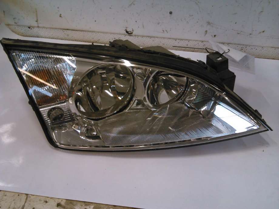 Frontlykt høyre halogen til Ford Mondeo, 2001-2007 (Type III)  