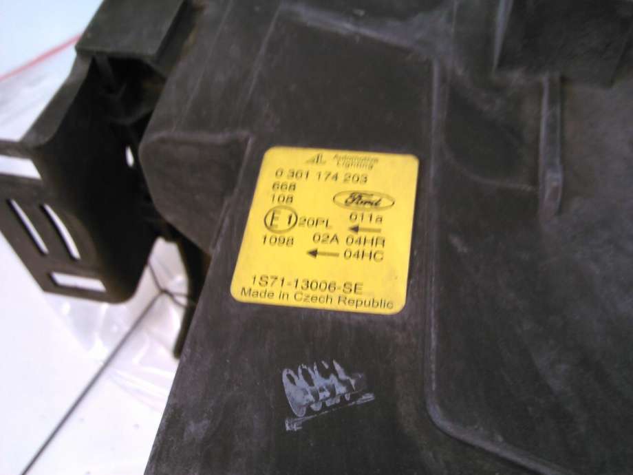 Frontlykt venstre halogen til Ford Mondeo 2001-2007 (Type III)  