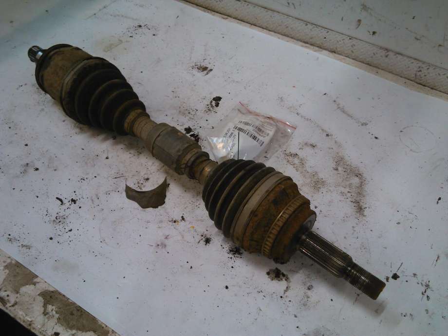 Drivaksel venstre foran, bensin/automat til Toyota RAV4, 2000-2006 (Type II)  