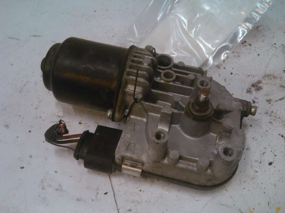 Viskermotor frontrute til VW Passat, 2005-2010 (B6) (B6) (3C1955419A)