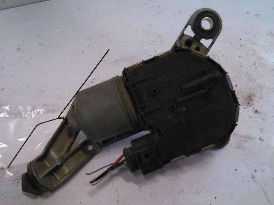 Viskermotor foran venstre til Ford Focus 2011-2014 (Type III, Fase 1)  (BM51-17504-AH|0390248108|)
