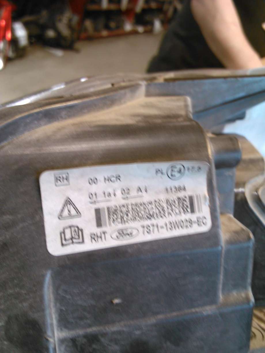 Frontlykt høyre halogen til Ford Mondeo 2011-2014 (Type IV, Fase 2)
