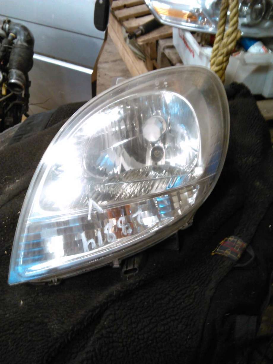 Frontlykt venstre halogen til Nissan Kubistar, 2004-2009