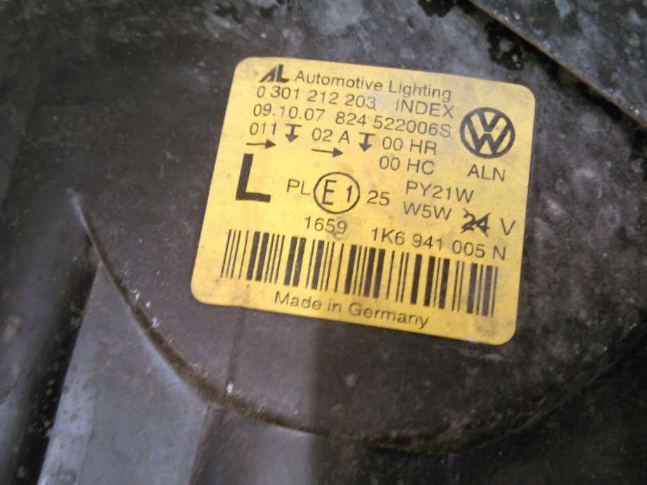 Frontlykt venstre halogen til VW Golf V, Combi 2003-2008  