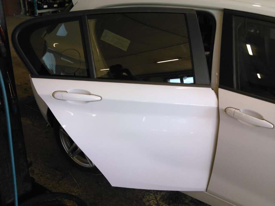 Dør høyre bak til BMW 1-Serie, 2011-2015 (Fase 1) (F20/F21) (F20/F21) 