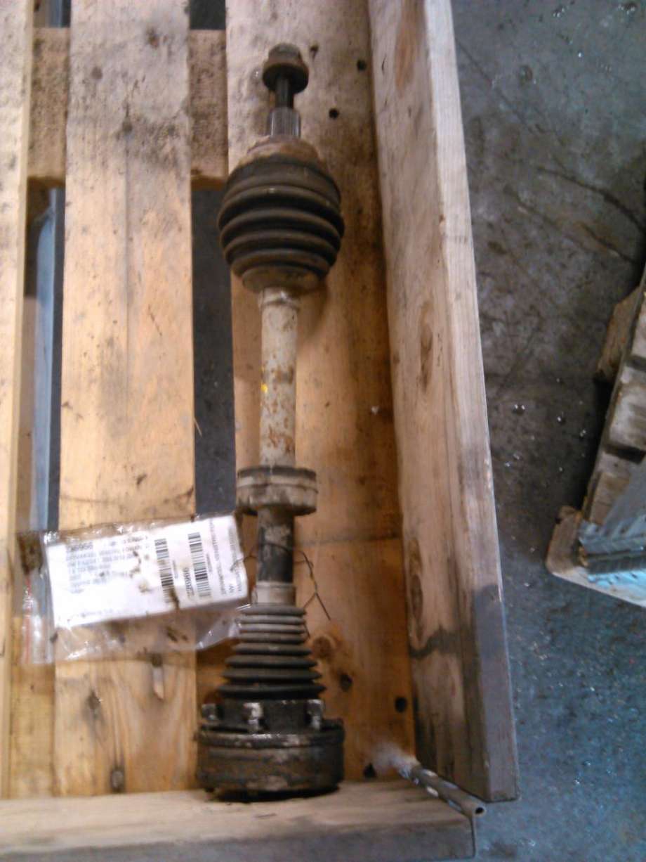 Drivaksel venstre foran, diesel/manuell til VW Passat, 2005-2010 (B6) (B6) 