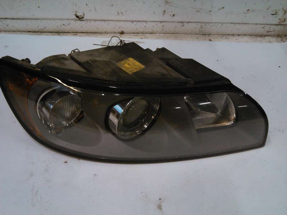 Frontlykt høyre halogen til Volvo V50 2004-2007 (Fase 1)