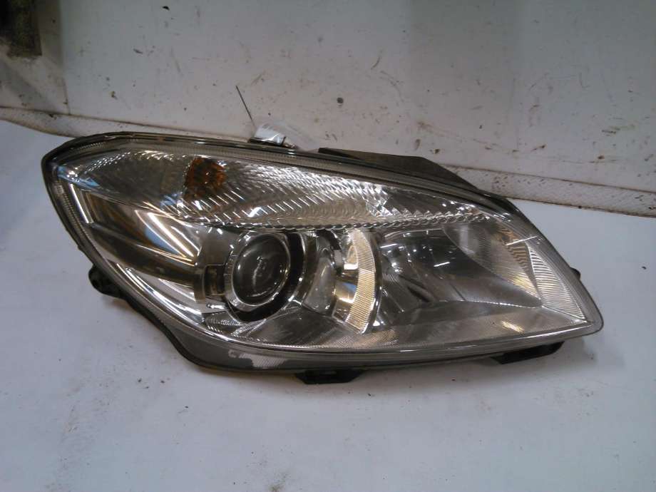 Frontlykt høyre halogen til Škoda Fabia, 2010-2014 (Type II, Fase 2)  