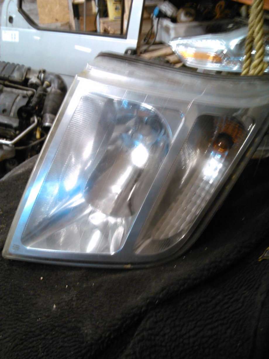 Frontlykt høyre halogen til Ford Transit Connect, 2009-2013 (Type I, Fase 2)