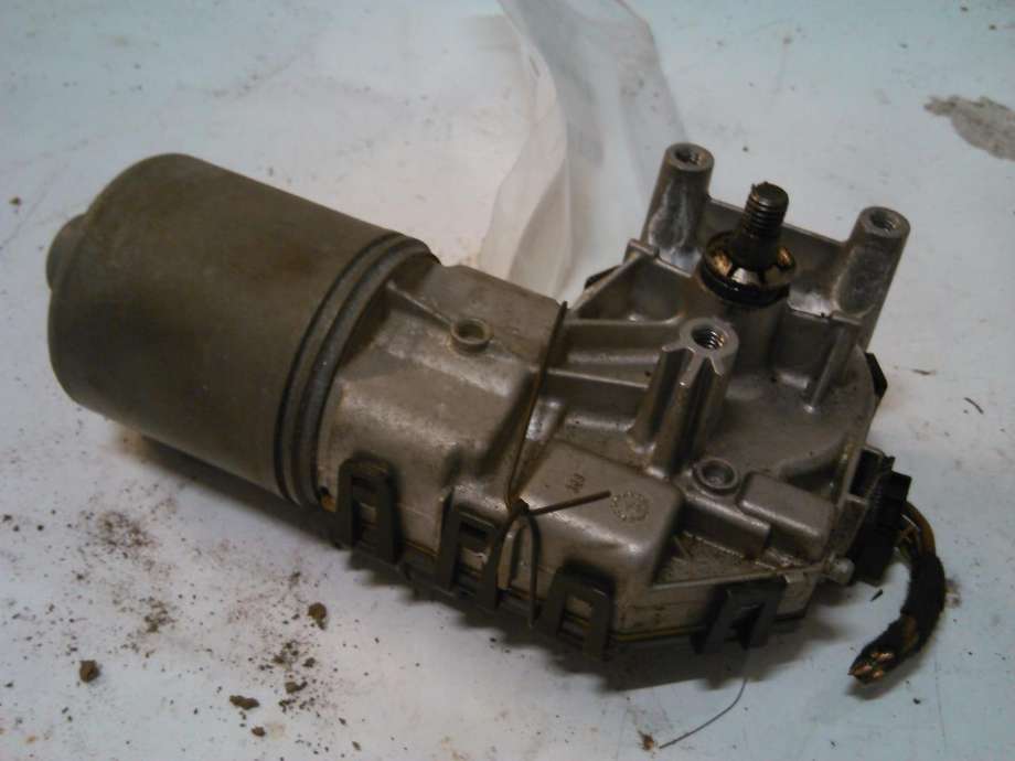 Viskermotor frontrute til BMW X3, 2003-2006 (Fase 1) (E83) (E83) (0390241712)