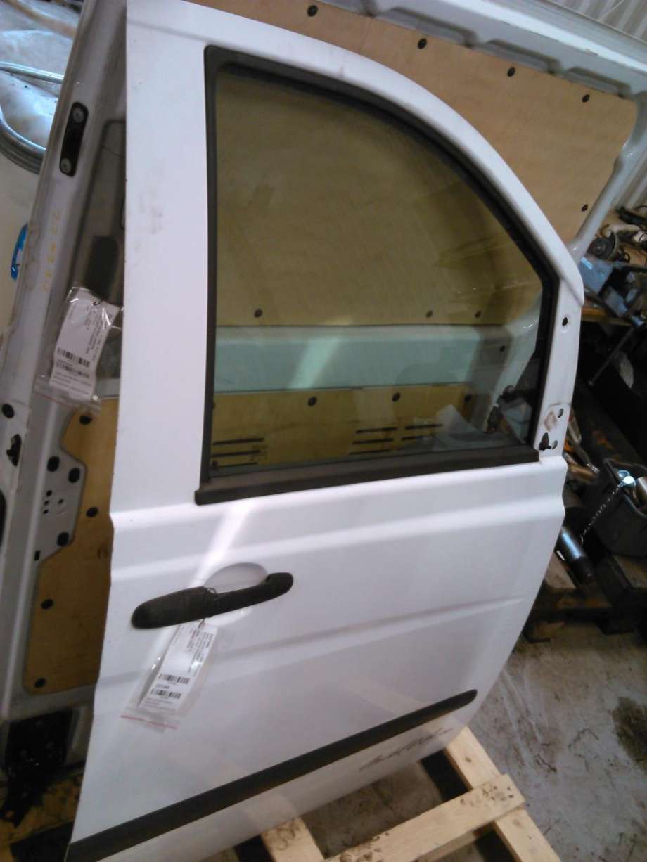 Dør høyre foran til Mercedes Vito/Viano, 2004-2010 (Fase 1) (W639) (W639) 