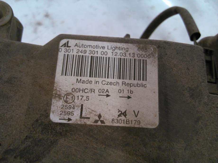 Frontlykt venstre halogen til Mitsubishi Colt 2009-2013 (Type VII, Fase 2)