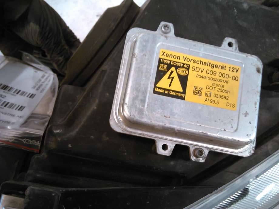 Frontlykt venstre xenon til Ford Kuga 2008-2012 (Type I)  