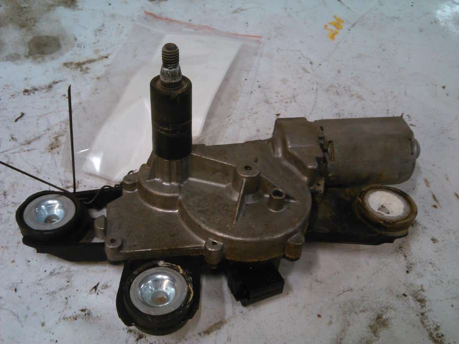 Viskermotor bakrute til Ford Kuga, 2008-2012 (Type I)  (0390201854)