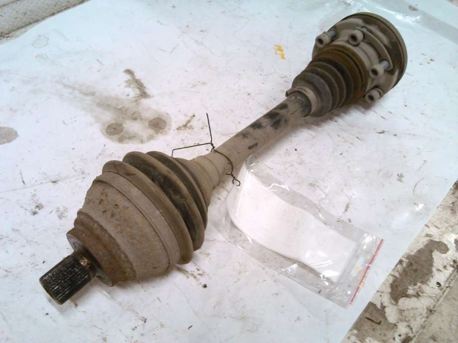 Drivaksel venstre foran, diesel/manuell til VW Passat, 2005-2010 (B6) (B6) 