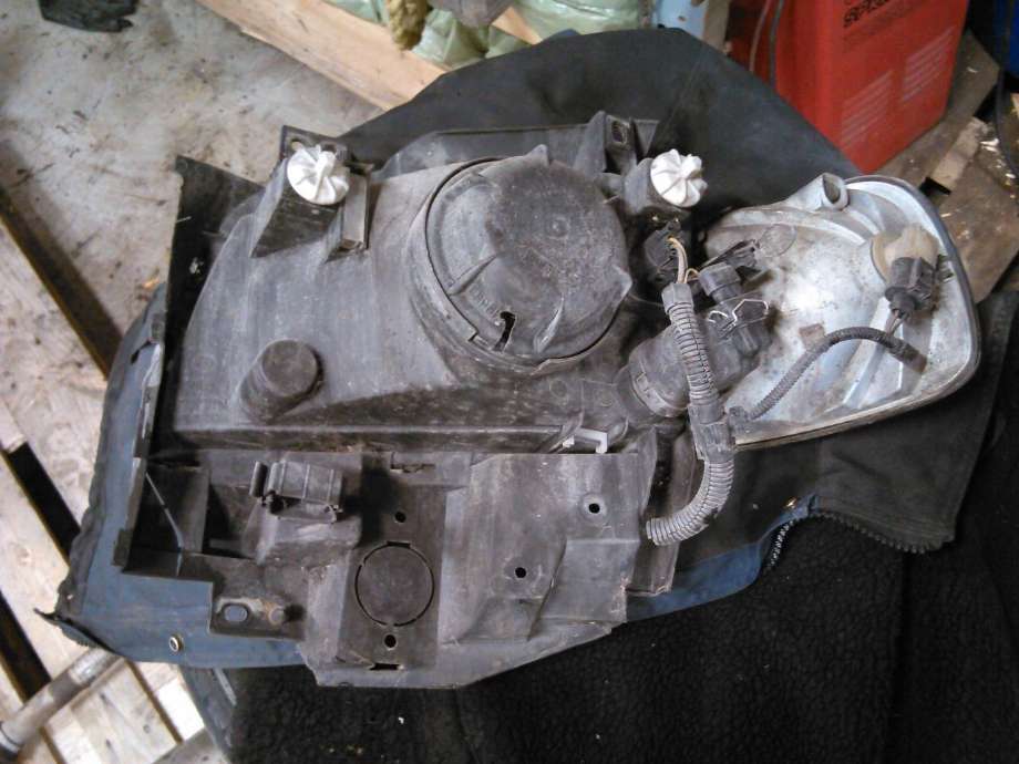 Frontlykt høyre halogen til VW Transporter / Caravelle 1990-2003 (T4) (T4) 