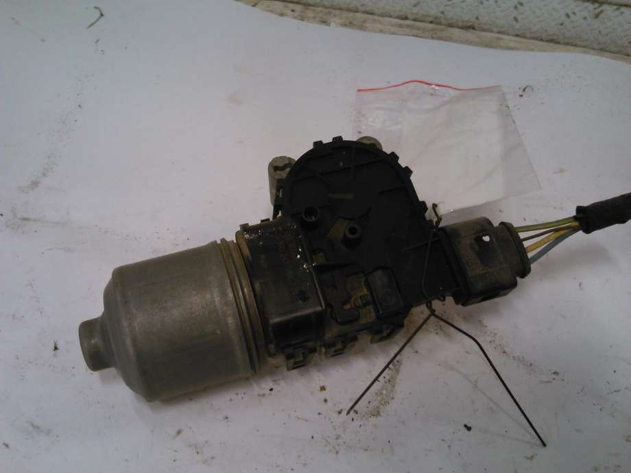 Viskermotor frontrute til Peugeot 2008 2013-2019 (Type I)  (BOSCH|0390241589|)