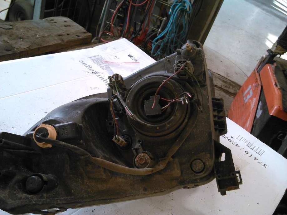 Frontlykt venstre halogen til Suzuki Swift 2005-2010  