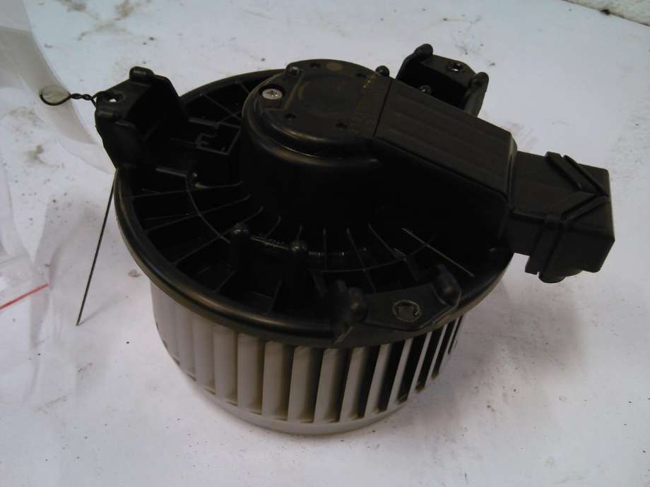 Varmeapparat motor til Toyota Urban Cruiser, 2009-2014  (272700-0540)