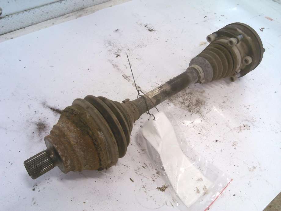 Drivaksel venstre foran, diesel/manuell til VW Golf V, Combi, 2003-2008  