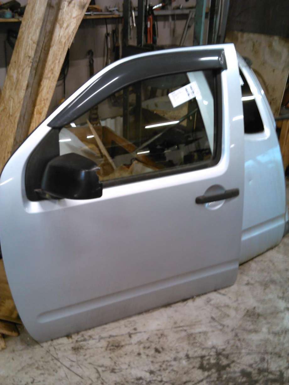 Dør venstre foran til Nissan Navara 2005-2010 (Fase 1) (D40) (D40) 