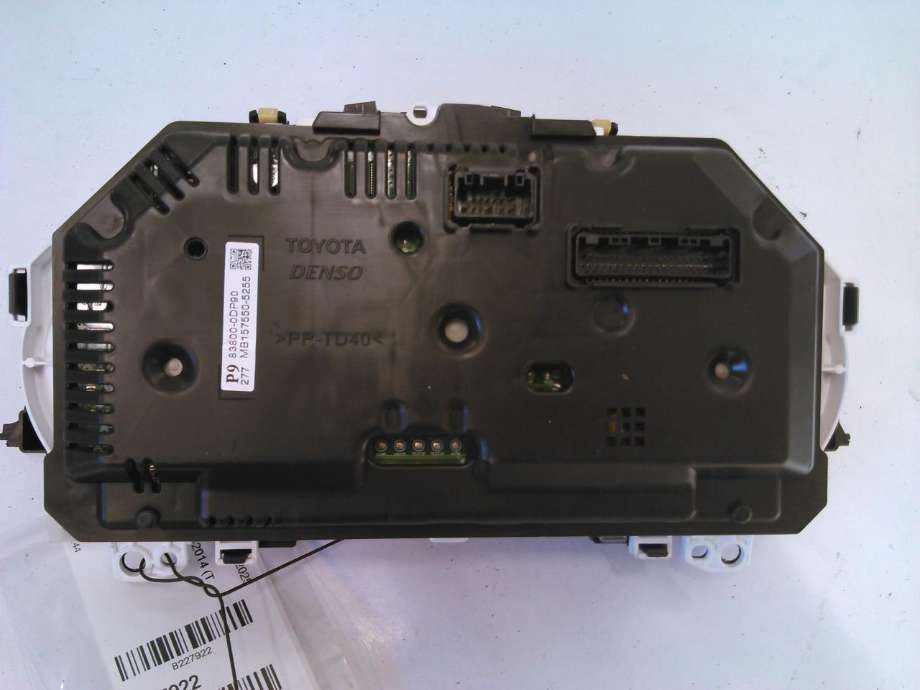 Instrumentpanel til Toyota Yaris 2012-2014 (Type III, Fase 1)  (83800-0DP90|MB157550-5255|)