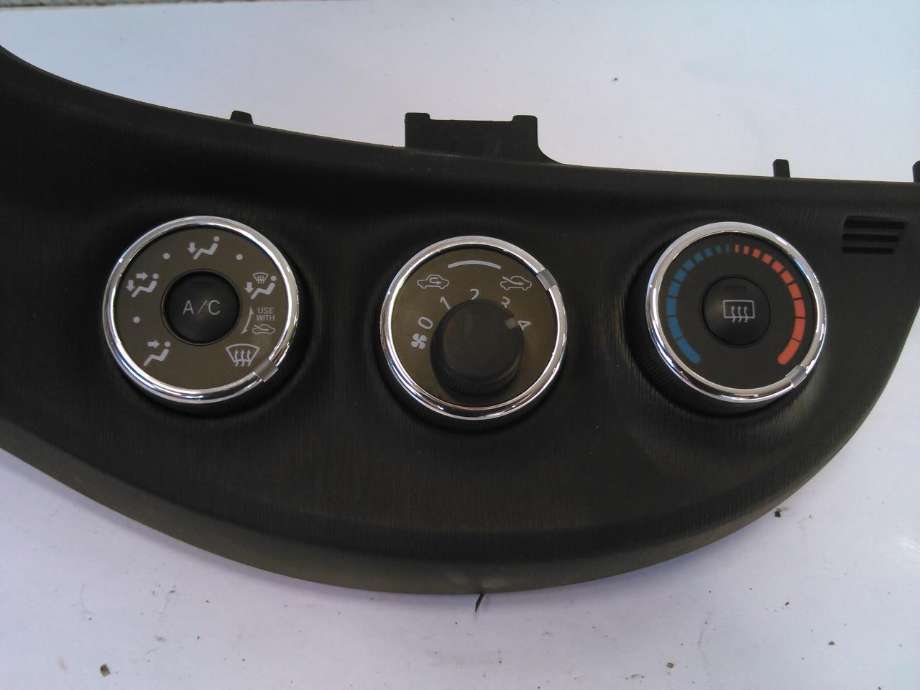 Varmeapparat betjening til Toyota Yaris, 2012-2014 (Type III, Fase 1)  