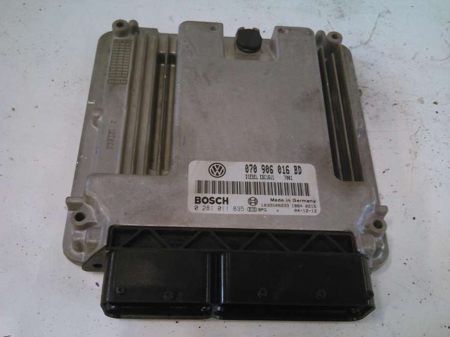 Styreenhet motor til VW Transporter / Caravelle, 2003-2009 (Fase 1) (T5) (T5) (BOSCH|070906016BD)