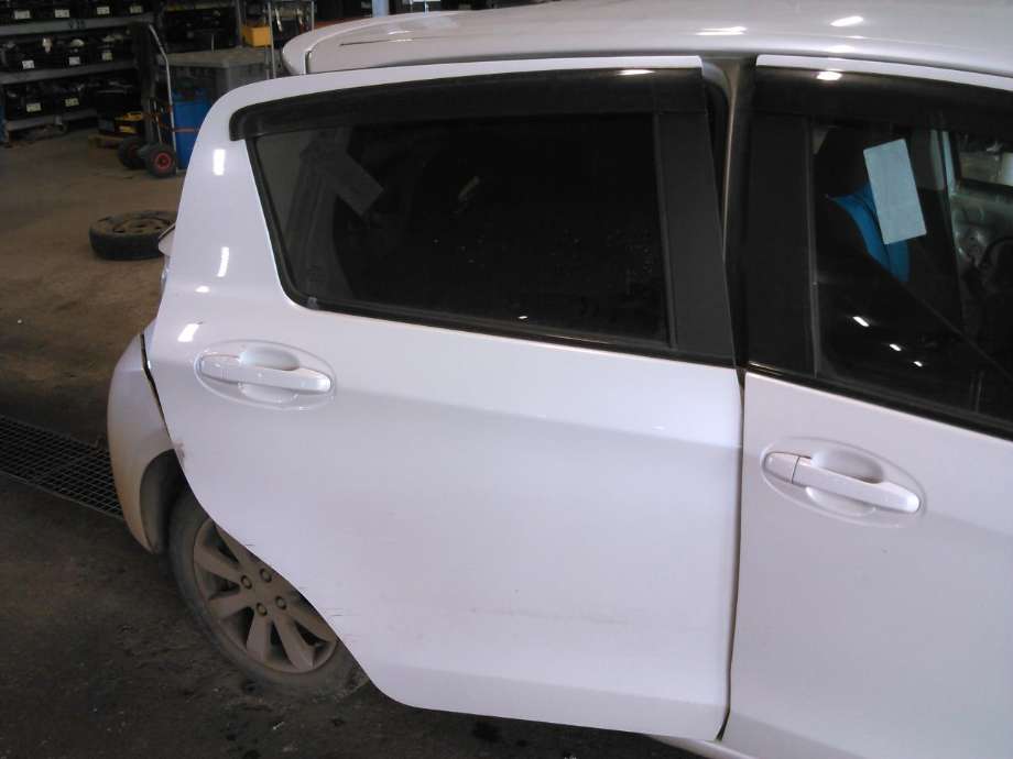 Dør høyre bak til Toyota Yaris, 2014-2020 (Type III, Fase 2)  