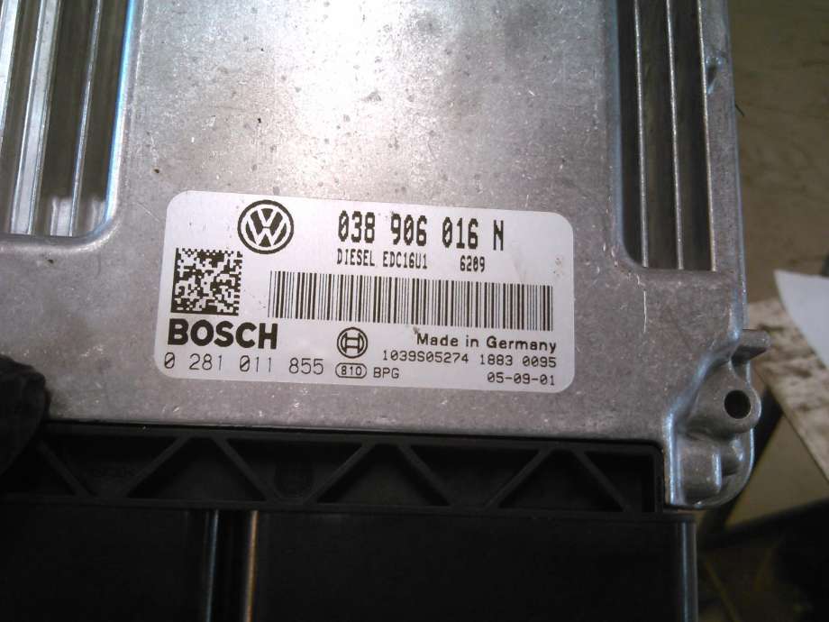 Styreenhet motor til VW Transporter / Caravelle 2003-2009 (Fase 1) (T5) (T5) (BOSCH|038906016N|0281001855|)