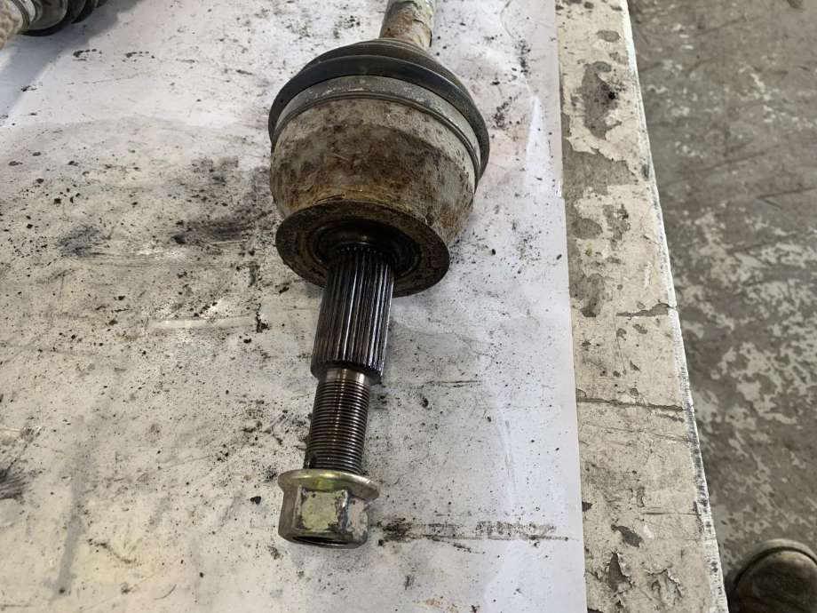 Drivaksel høyre bak, diesel/automat til Nissan Pathfinder 2005-2010 (Fase 1) (R51) (R51) 