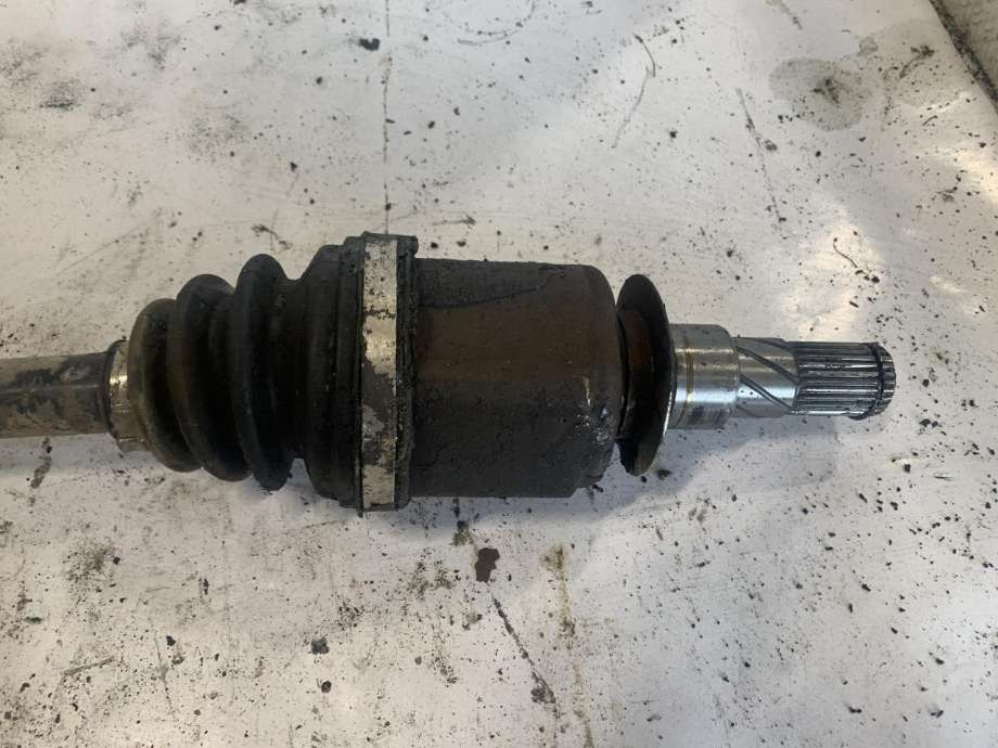 Drivaksel høyre foran, diesel/automat til Nissan Pathfinder 2005-2010 (Fase 1) (R51) (R51) 