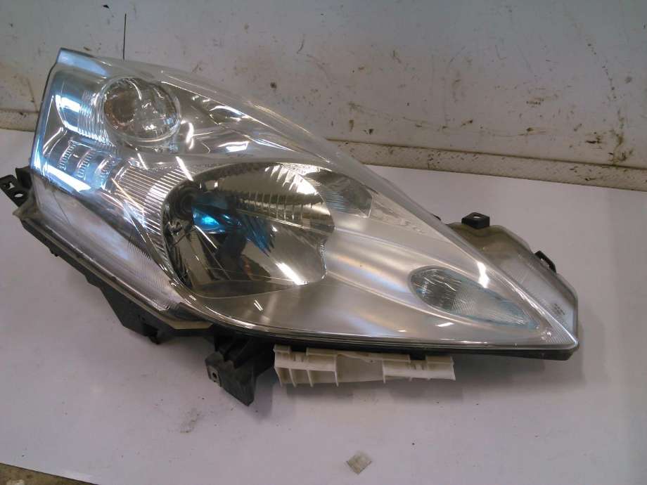 Frontlykt høyre halogen til Nissan Leaf, 2011-2017 (Type I)  