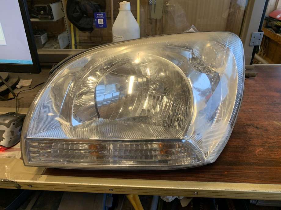 Frontlykt venstre halogen til Kia Sportage, 2005-2010 (Type II)  