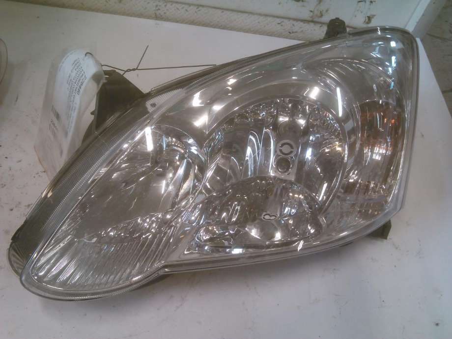 Frontlykt venstre halogen til Toyota Corolla, 2002-2007  