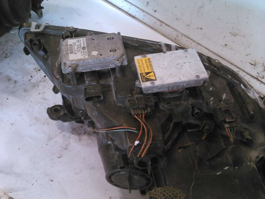 Frontlykt venstre xenon til Mercedes ML 2005-2011 (W164) (W164) 