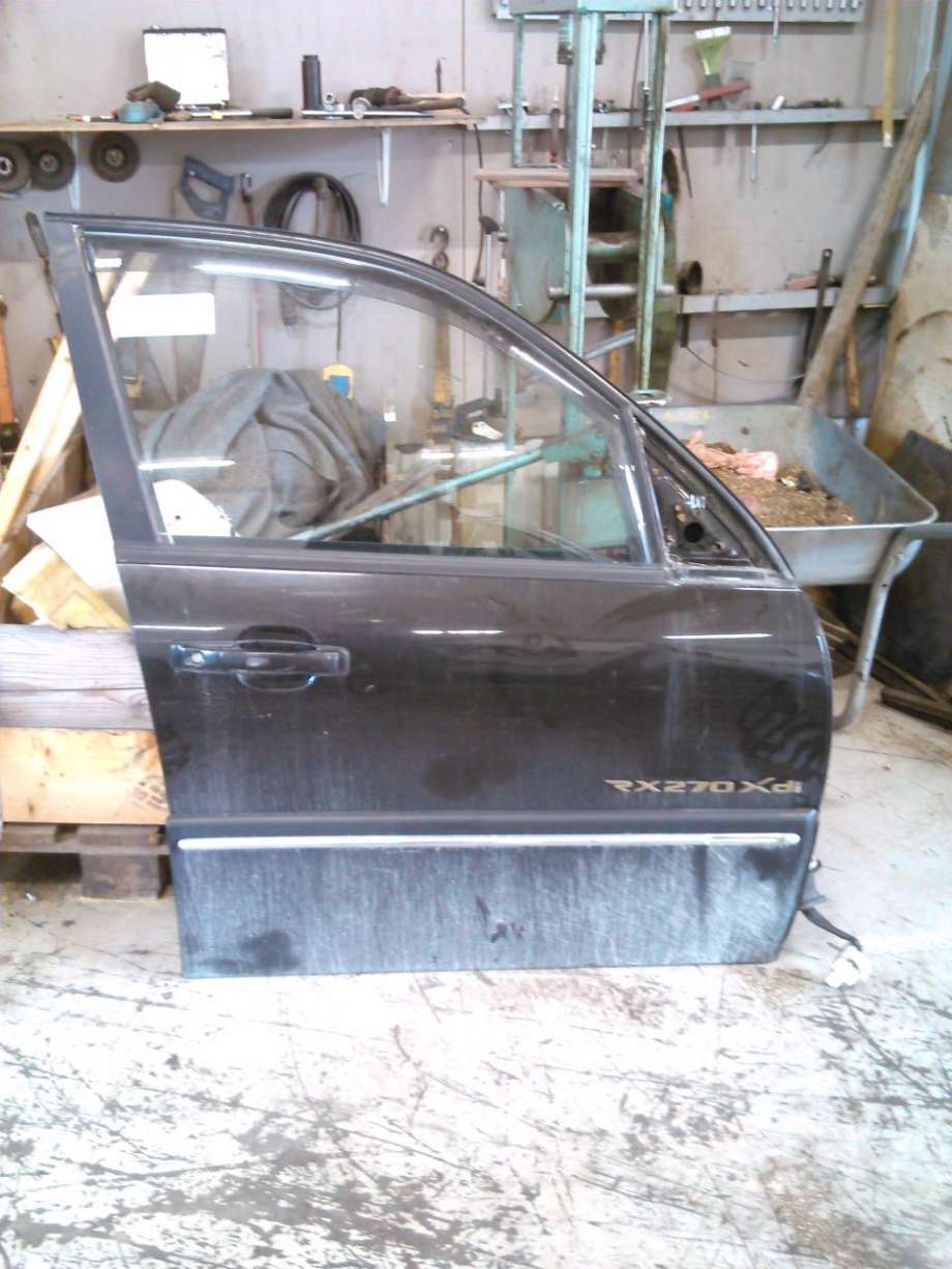 Dør høyre foran til SsangYong Rexton 2004-2006 (Fase 2) (Y200) (Y200)