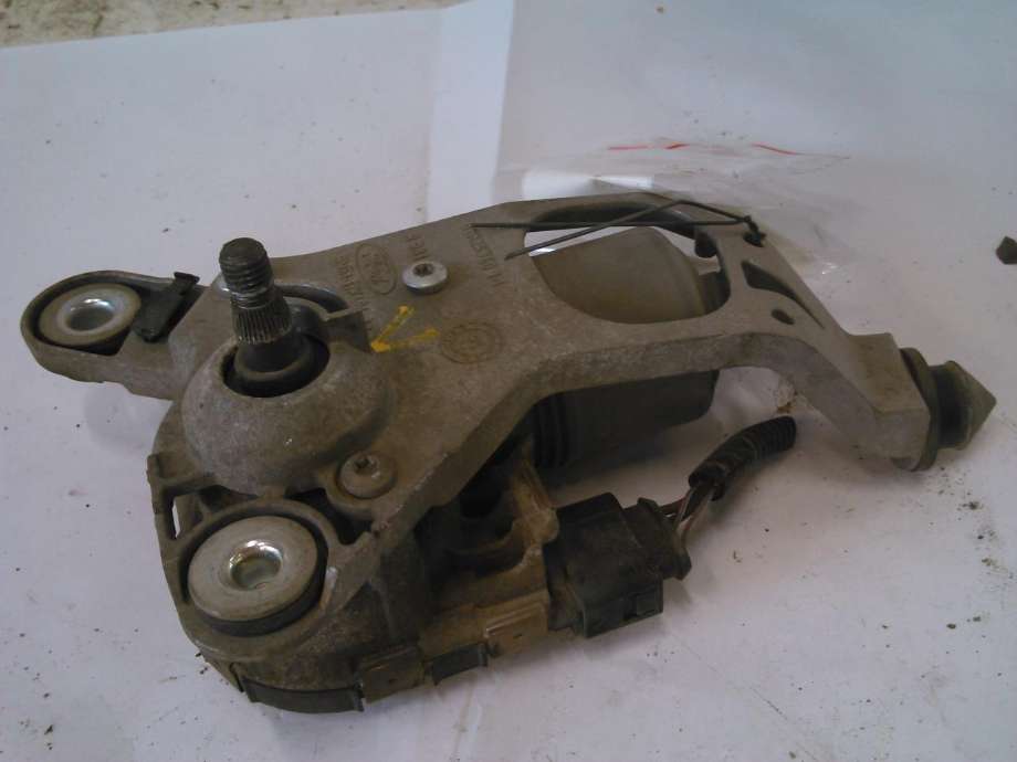 Viskermotor foran venstre til Ford Focus 2011-2014 (Type III, Fase 1)  (BM51-17504-AH|0390248108|)