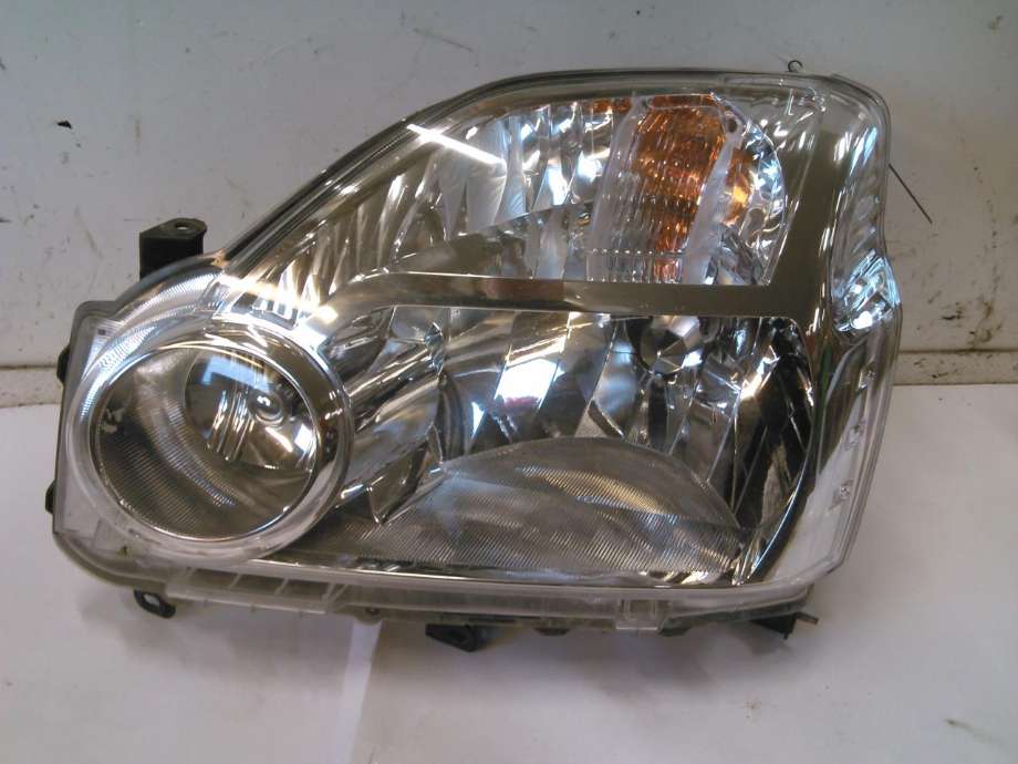 Frontlykt venstre halogen til Nissan X-Trail, 2007-2014 (T31) (T31) 