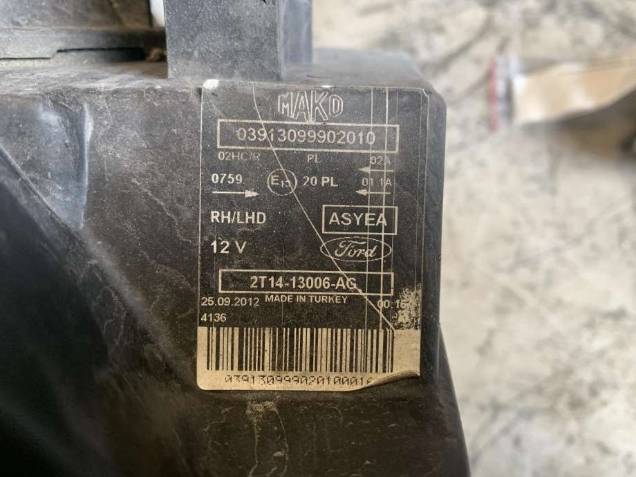 Frontlykt høyre halogen til Ford Transit Connect 2009-2013 (Type I, Fase 2)