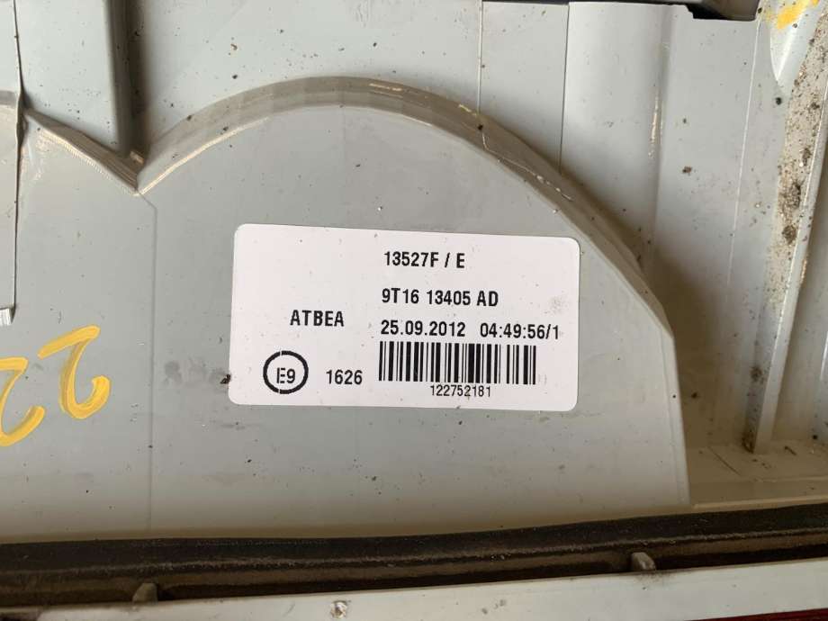Baklykt venstre til Ford Transit Connect 2009-2013 (Type I, Fase 2)  